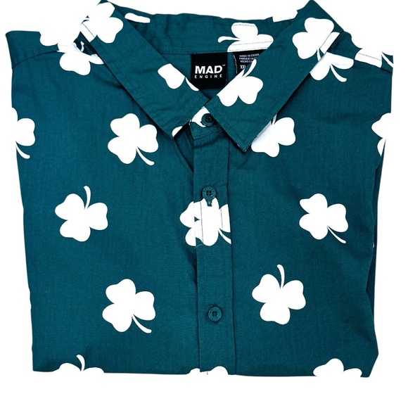 MAD ENGINE GREEN W WHITE SHAMROCKS SHORT SLEEVE BUTTON DOWN ST PATRICKS SHIRT - Picture 2 of 9